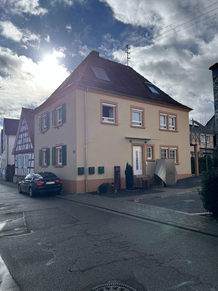 Ansprechende 5-Raum-Maisonette-Wohnung mit Terrasse in Büchelberg